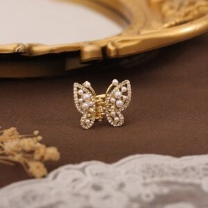 Elegant Gold Butterfly Hair Clip